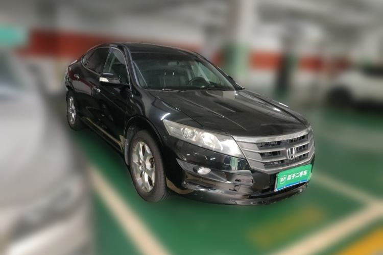 Used Honda Crosstour 2012 2.4L Luxury Edition Front Right 45 Deg