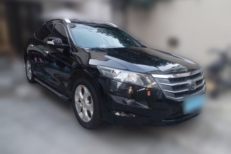 Used Honda Crosstour 2012 2.4L Luxury Edition Front Right 45 Deg