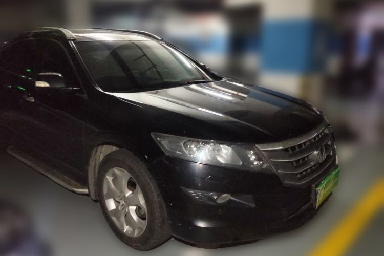 Used Honda Crosstour 2012 2.4L Luxury Edition Front Right 45 Deg