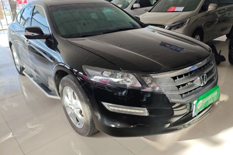 Used Honda Crosstour 2012 2.4L Luxury Edition Front Right 45 Deg