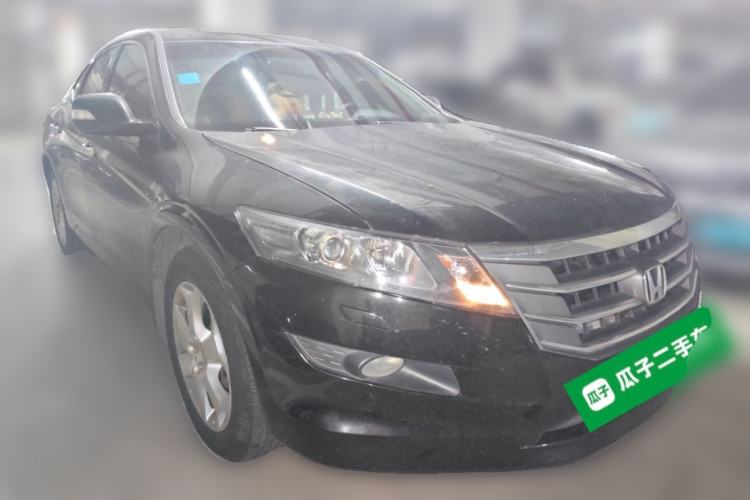 Used Honda Crosstour 2012 2.4L Luxury Edition Front Right 45 Deg