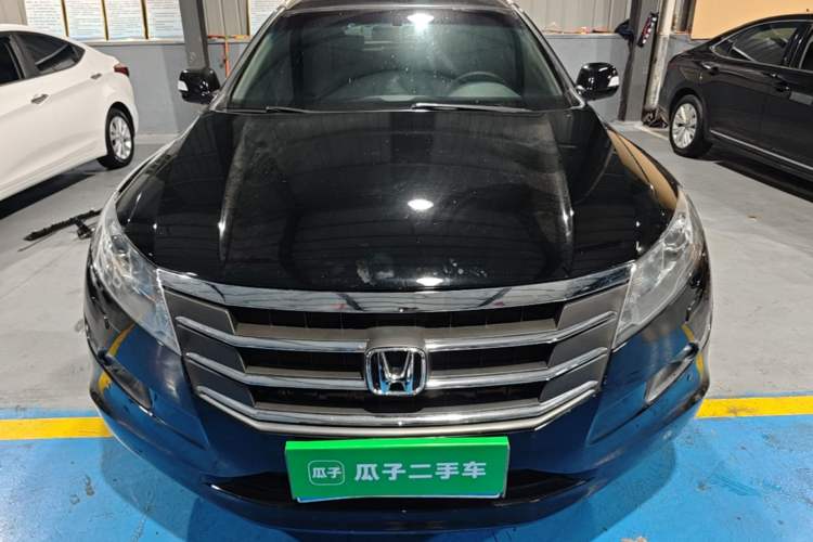 Used Honda Crosstour 2012 2.4L Luxury Edition Front