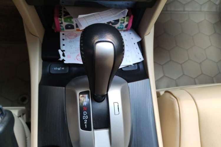 Used Honda Crosstour 2012 2.4L Luxury Edition Gear Lever