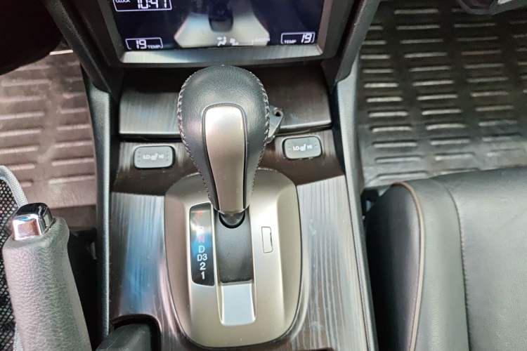 Used Honda Crosstour 2012 2.4L Luxury Edition Gear Lever