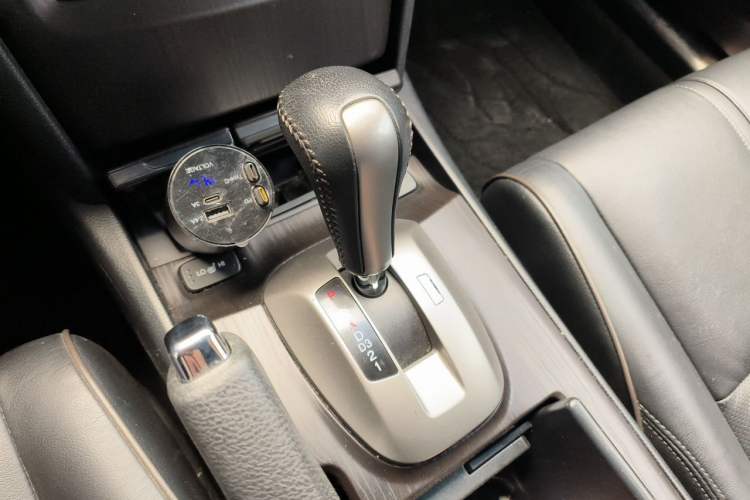 Used Honda Crosstour 2012 2.4L Prestige Edition Gear Lever