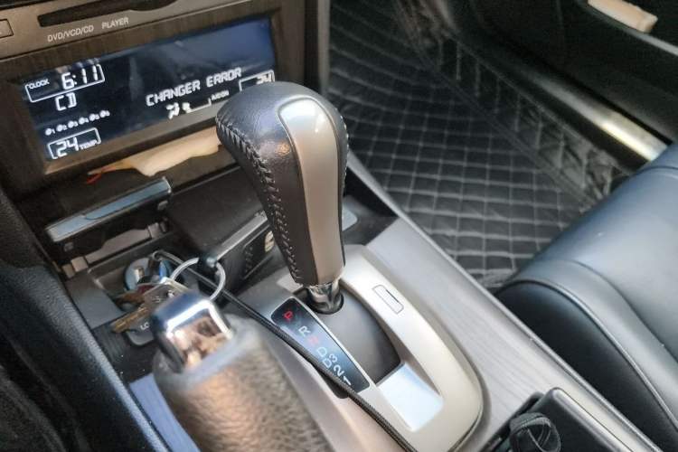 Used Honda Crosstour 2012 2.4L Luxury Edition Gear Lever