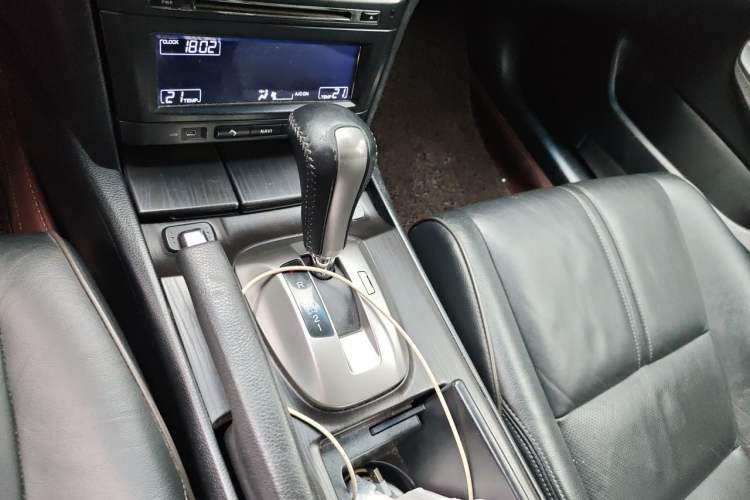 Used Honda Crosstour 2012 2.4L Luxury Edition Gear Lever