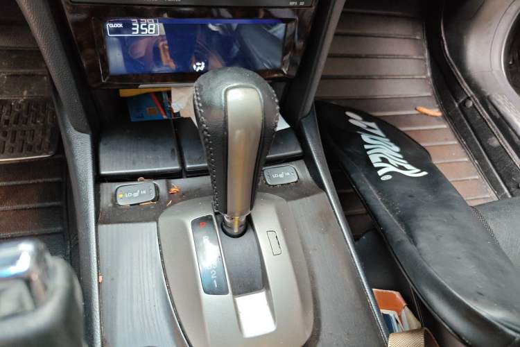 Used Honda Crosstour 2012 2.4L Prestige Edition Gear Lever