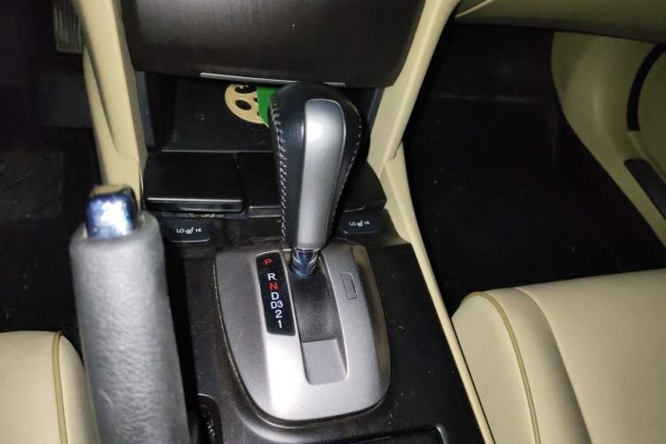 Used Honda Crosstour 2012 2.4L Luxury Edition Gear Lever
