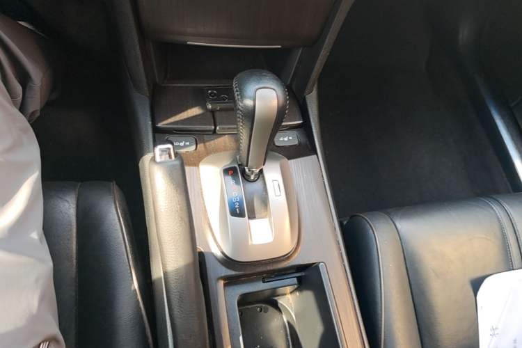 Used Honda Crosstour 2012 2.4L Luxury Edition Gear Lever