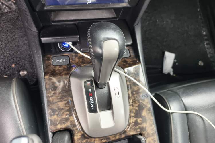Used Honda Crosstour 2012 2.4L Luxury Edition Gear Lever
