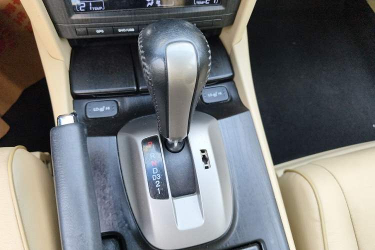 Used Honda Crosstour 2012 2.4L Luxury Edition Gear Lever