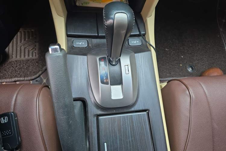 Used Honda Crosstour 2012 2.4L Luxury Edition Gear Lever