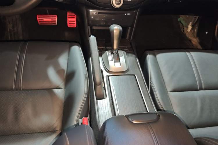 Used Honda Crosstour 2012 2.4L Luxury Edition Gear Lever