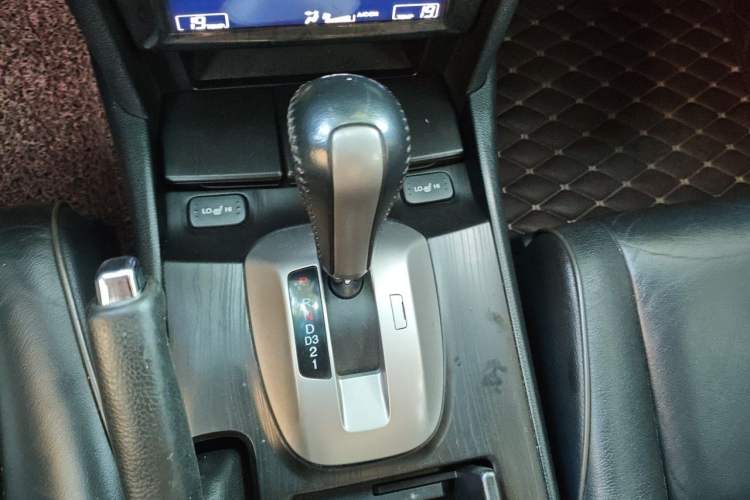 Used Honda Crosstour 2012 2.4L Luxury Edition Gear Lever