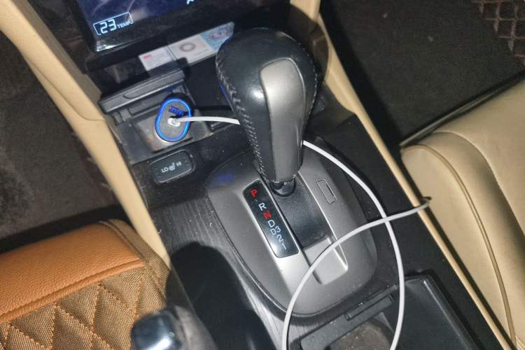 Used Honda Crosstour 2012 2.4L Luxury Edition Gear Lever