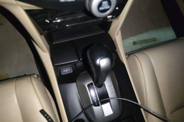 Used Honda Crosstour 2012 2.4L Luxury Edition Gear Lever