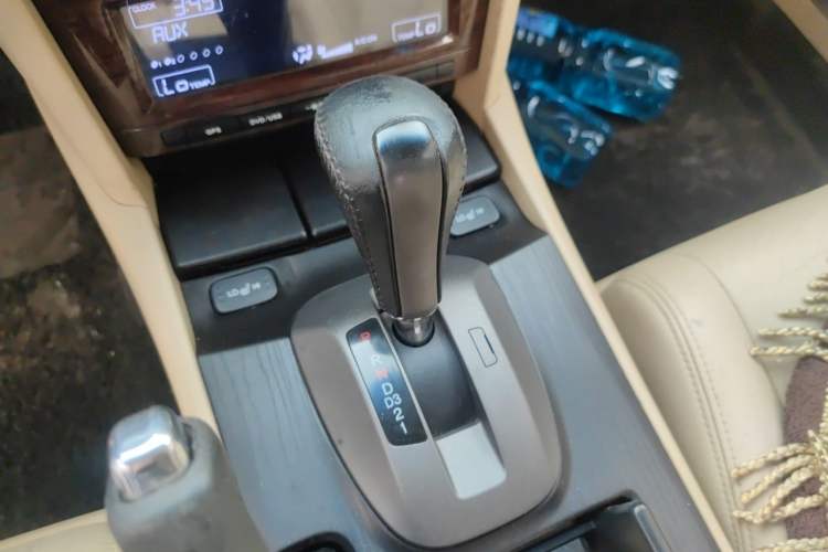 Used Honda Crosstour 2012 2.4L Luxury Edition Gear Lever