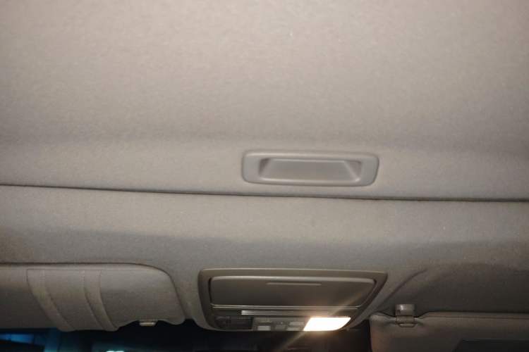 Used Honda Crosstour 2012 2.4L Luxury Edition Headliner