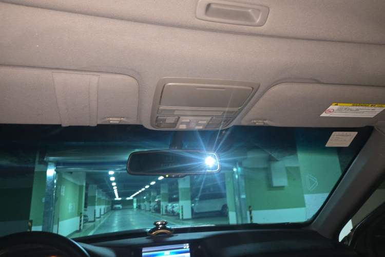 Used Honda Crosstour 2012 2.4L Luxury Edition Headliner