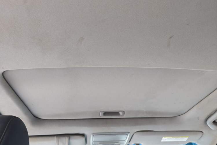 Used Honda Crosstour 2012 2.4L Prestige Edition Headliner