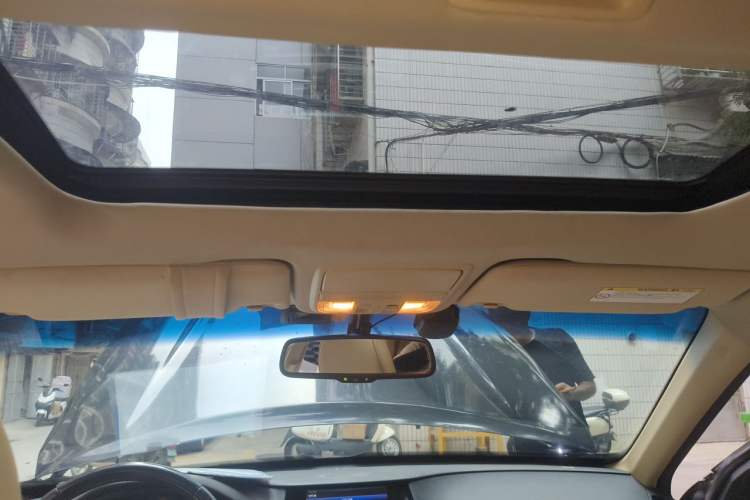 Used Honda Crosstour 2012 2.4L Luxury Edition Headliner