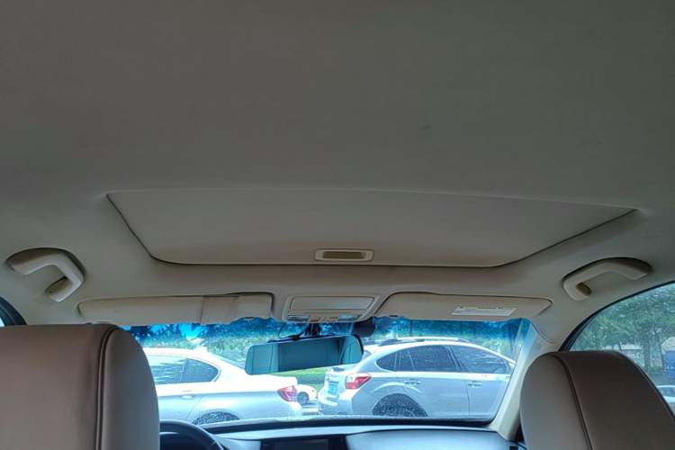 Used Honda Crosstour 2012 2.4L Luxury Edition Headliner