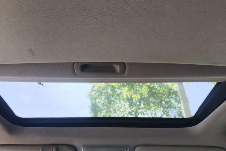 Used Honda Crosstour 2012 2.4L Luxury Edition Headliner