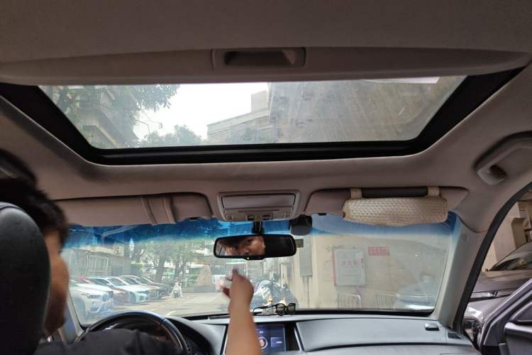 Used Honda Crosstour 2012 2.4L Prestige Edition Headliner