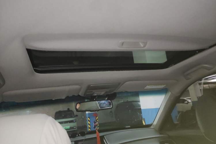Used Honda Crosstour 2012 2.4L Luxury Edition Headliner