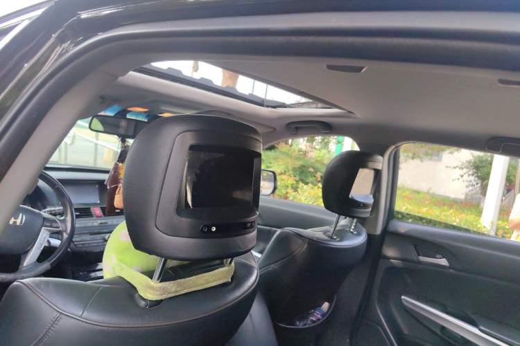 Used Honda Crosstour 2012 2.4L Luxury Edition Headliner