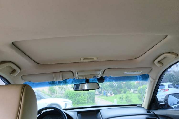 Used Honda Crosstour 2012 2.4L Luxury Edition Headliner