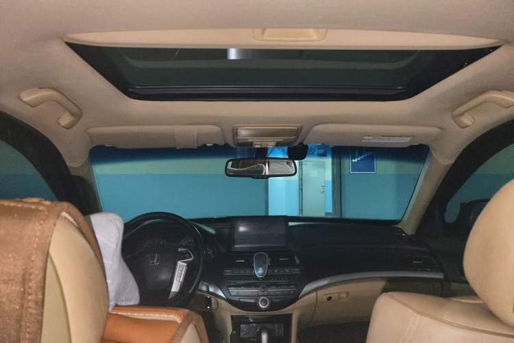 Used Honda Crosstour 2012 2.4L Luxury Edition Headliner