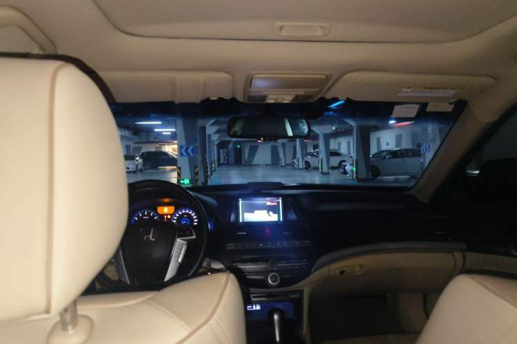 Used Honda Crosstour 2012 2.4L Luxury Edition Headliner