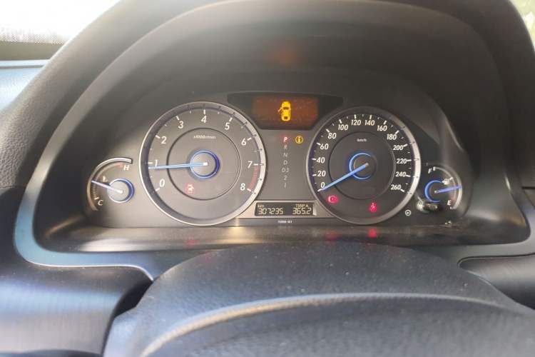 Used Honda Crosstour 2012 2.4L Luxury Edition Instrument Cluster