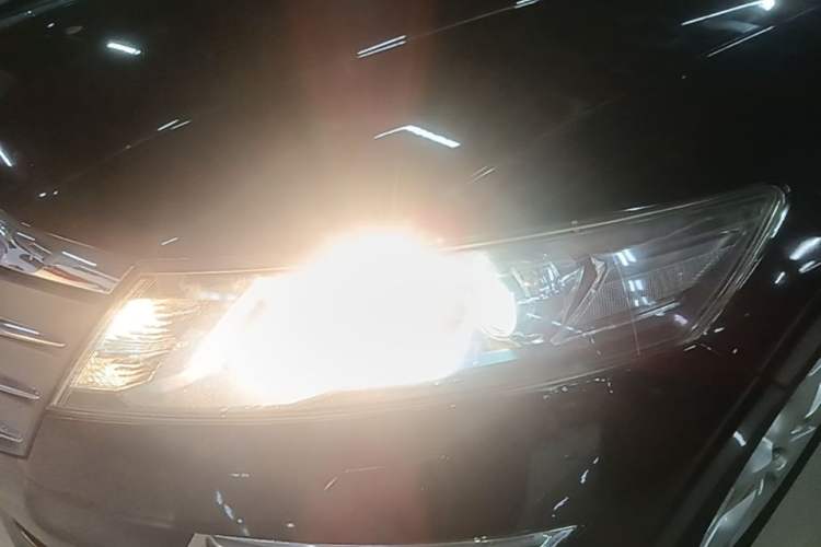 Used Honda Crosstour 2012 2.4L Luxury Edition Left Front Headlight