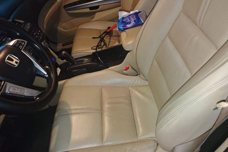 Used Honda Crosstour 2012 2.4L Luxury Edition Left Front Seat
