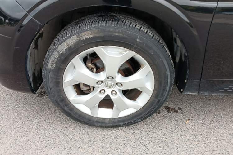 Used Honda Crosstour 2012 2.4L Luxury Edition Left Front Wheel Hub