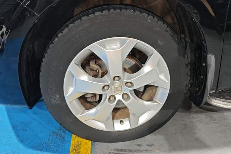 Used Honda Crosstour 2012 2.4L Luxury Edition Left Front Wheel Hub