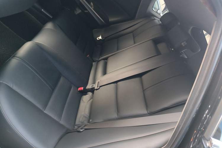 Used Honda Crosstour 2012 2.4L Luxury Edition Left Rear Seat