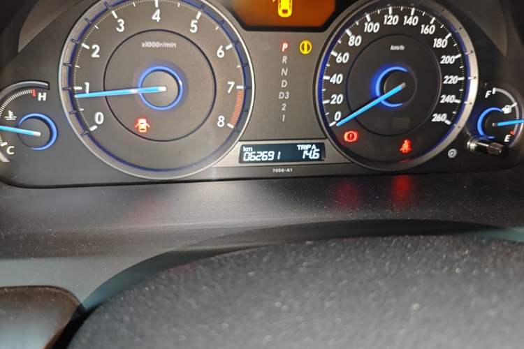 Used Honda Crosstour 2012 2.4L Luxury Edition Odometer Close Up