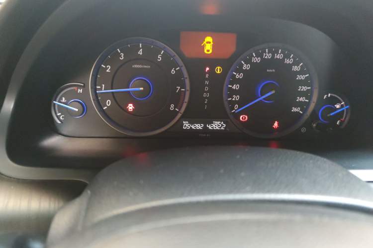 Used Honda Crosstour 2012 2.4L Luxury Edition Odometer Close Up