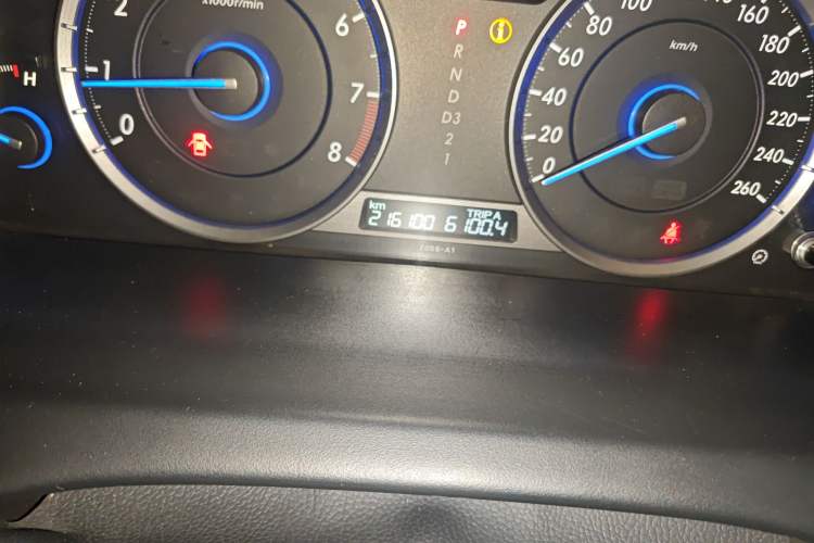 Used Honda Crosstour 2012 2.4L Luxury Edition Odometer Close Up