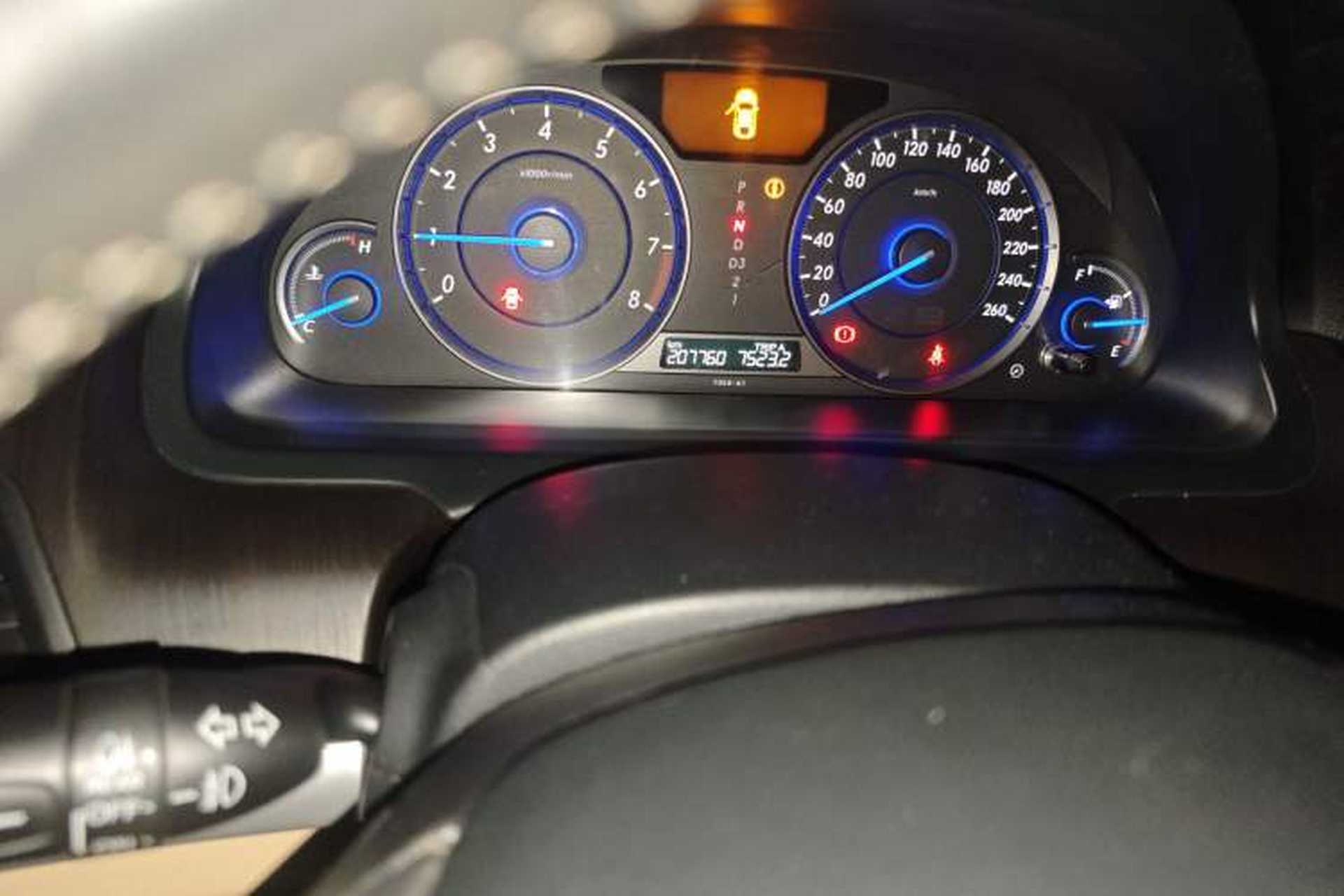 Used Honda Crosstour 2012 2.4L Luxury Edition Odometer Close Up