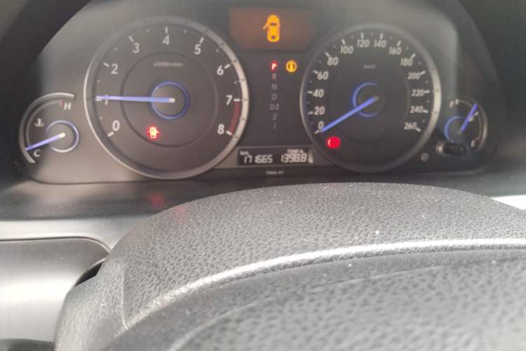 Used Honda Crosstour 2012 2.4L Luxury Edition Odometer Close Up