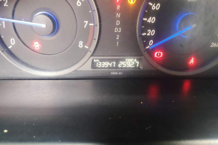 Used Honda Crosstour 2012 2.4L Luxury Edition Odometer Close Up