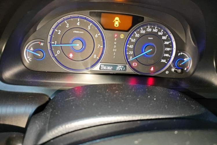 Used Honda Crosstour 2012 2.4L Luxury Edition Odometer Close Up
