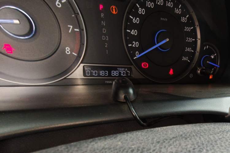Used Honda Crosstour 2012 2.4L Luxury Edition Odometer Close Up