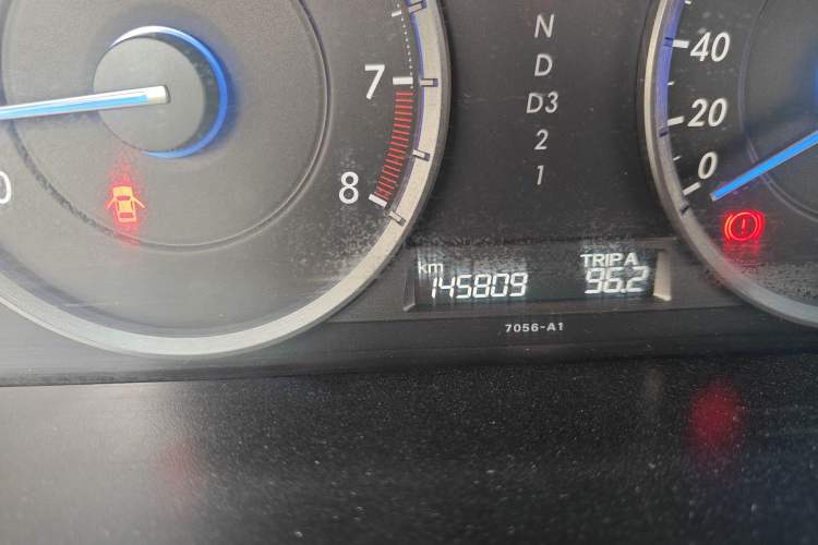 Used Honda Crosstour 2012 2.4L Luxury Edition Odometer Close Up