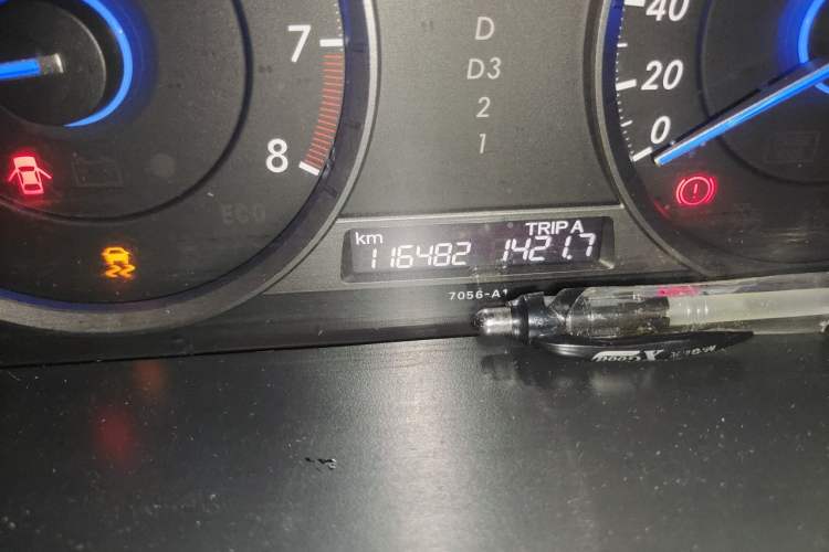 Used Honda Crosstour 2012 2.4L Luxury Edition Odometer Close Up